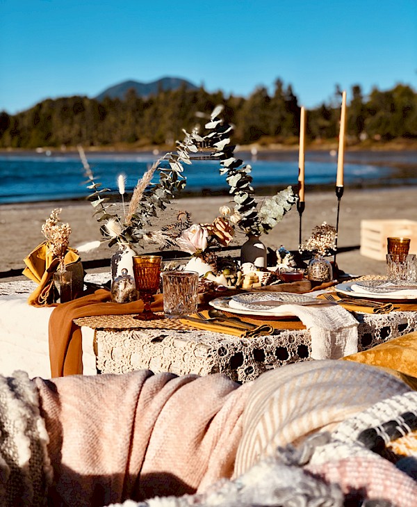 Lux.Fino picnic on the beach