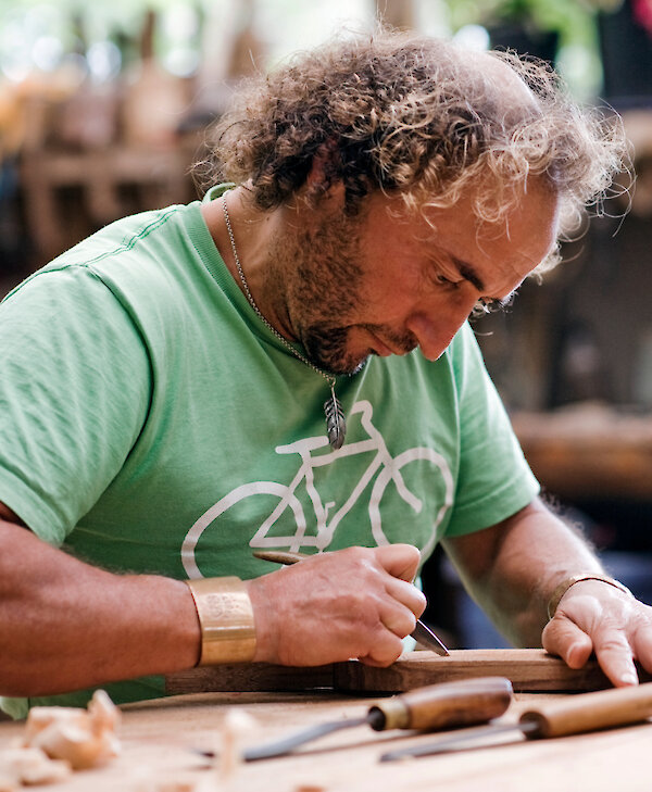 Feather George Carving in the Carving Shed